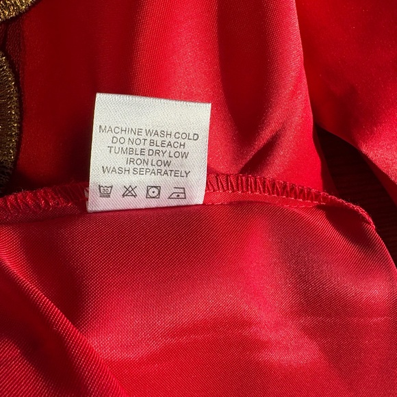 Red dress - Picture 5 of 6